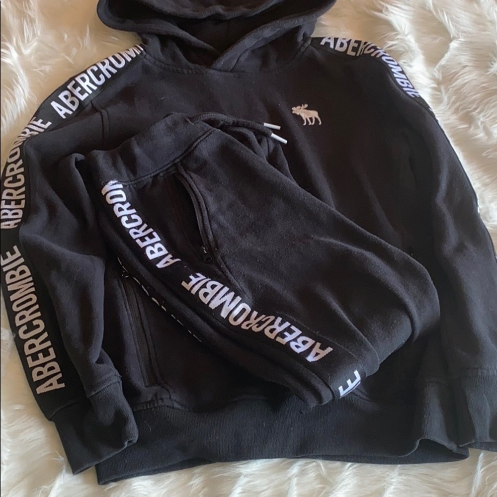 Boys jogger set
